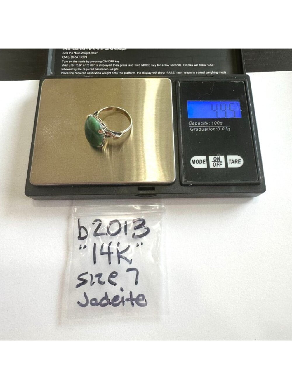Vintage 14K Gold Ring With Green Jade Oval Cabochon Stone Size 7 - Picture 8 of 8